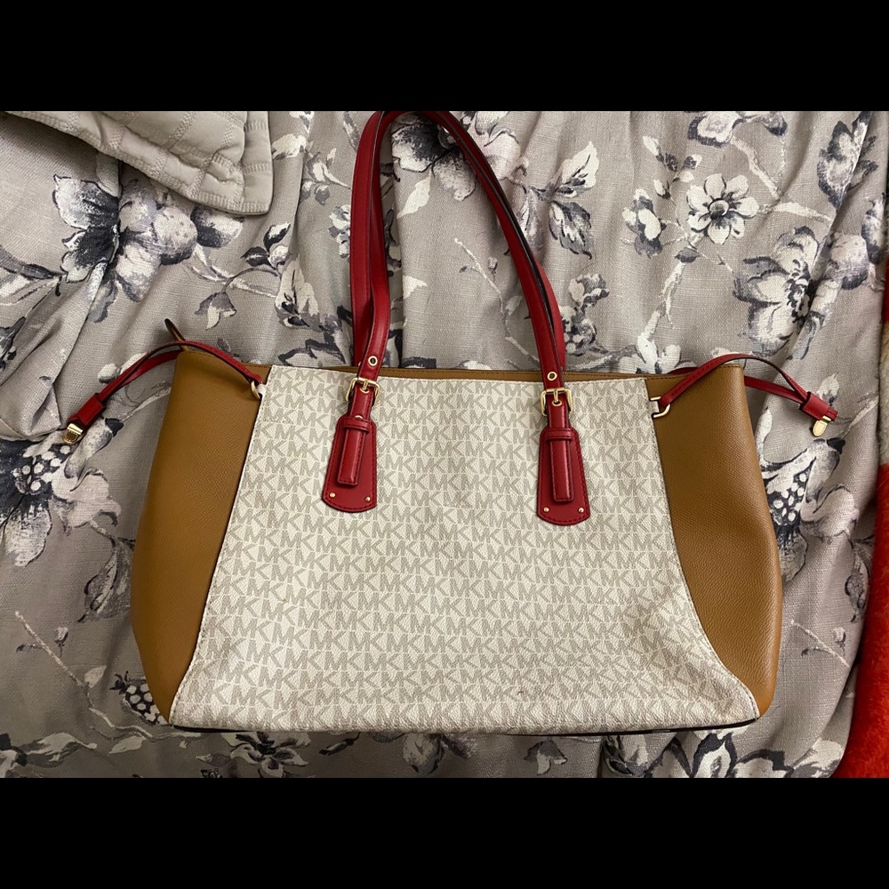 Michael Kors Voyager East West Tote